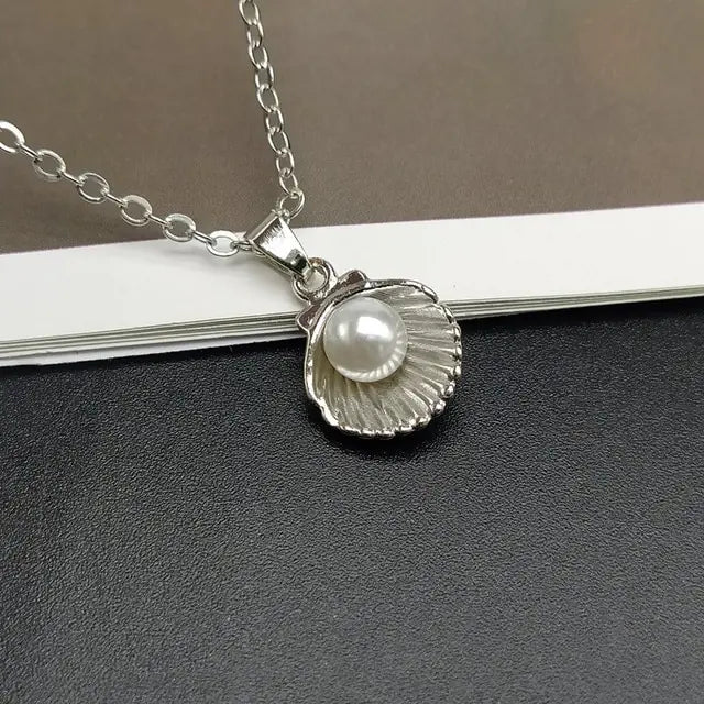 Shell Pearl Pendant - Gold/Silver