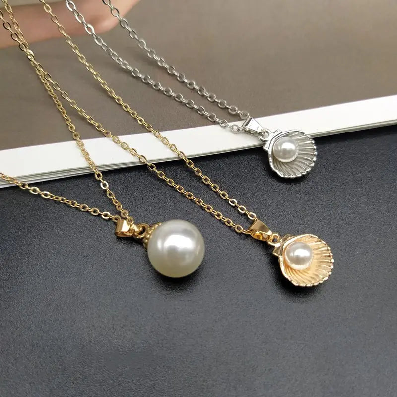 Shell Pearl Pendant - Gold/Silver